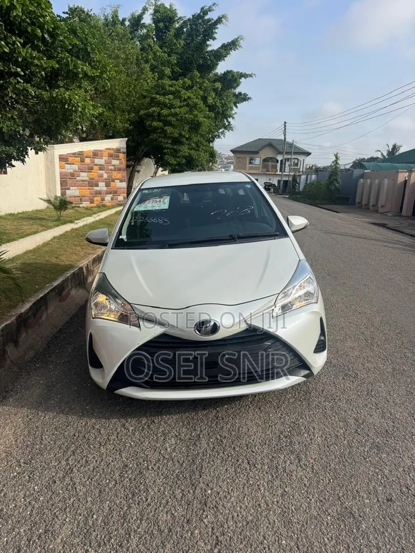 Toyota Vitz 2017 White