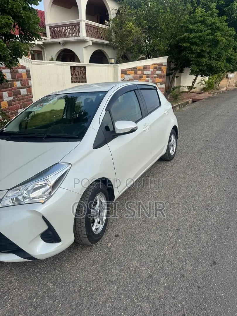 Toyota Vitz 2017 White