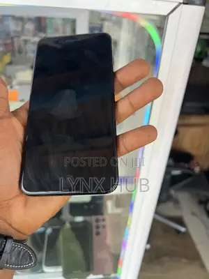 Apple iPhone SE (2020) 64 GB Black