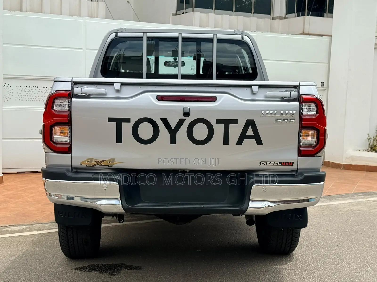 New Toyota Hilux SR5 (Diesel) 2026 Silver