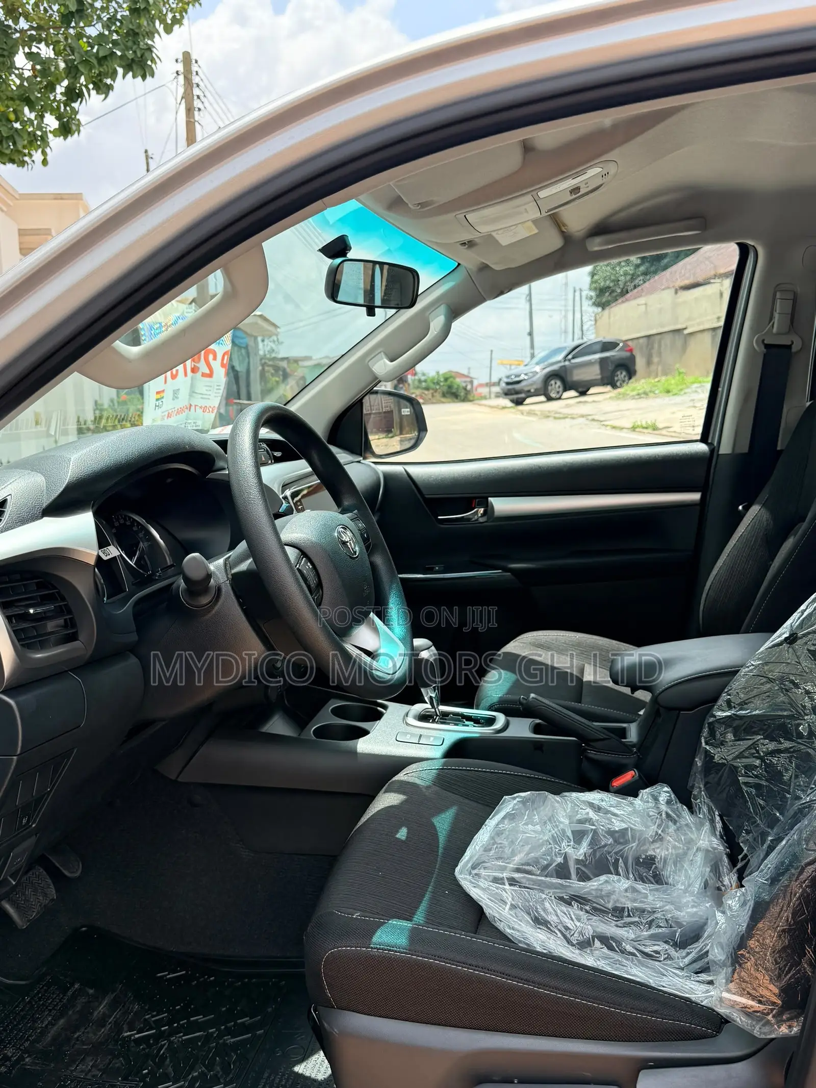 New Toyota Hilux SR5 (Diesel) 2026 Silver