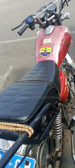 Royal Motorcycle 2017 Red