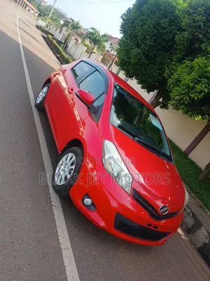 Toyota Vitz 1.3 FWD 5dr 2013 Red