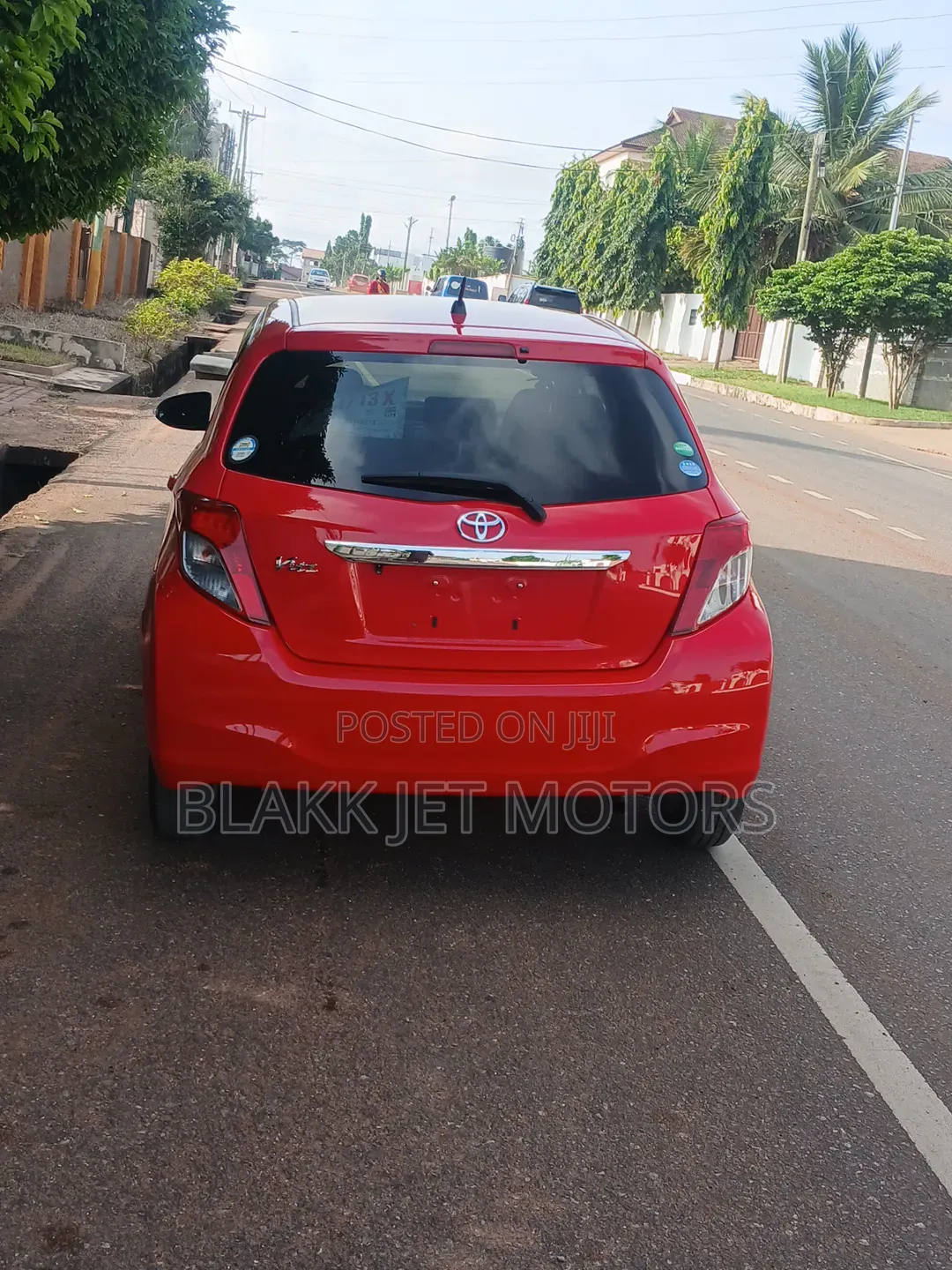 Toyota Vitz 1.3 FWD 5dr 2013 Red