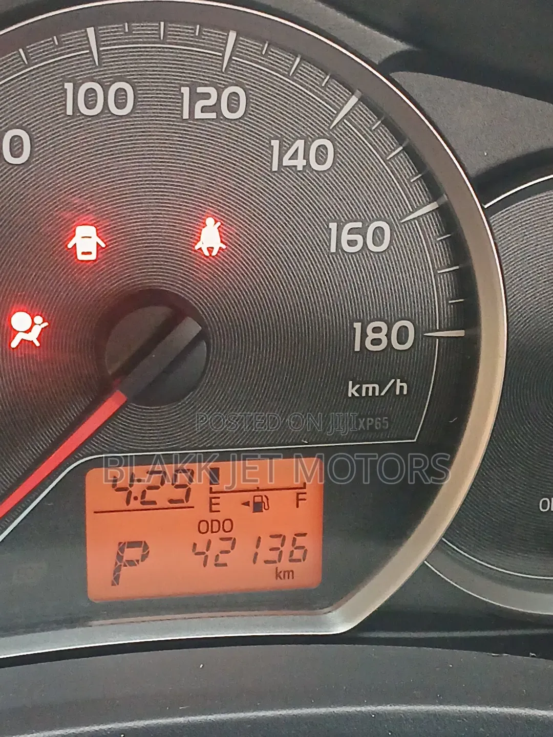 Toyota Vitz 1.3 FWD 5dr 2013 Red