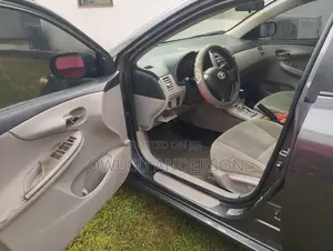Toyota Corolla 2012 Gray