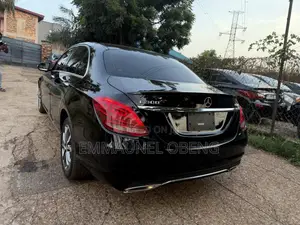 Mercedes-Benz C300 2017 Black