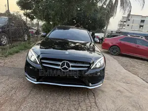 Mercedes-Benz C300 2017 Black