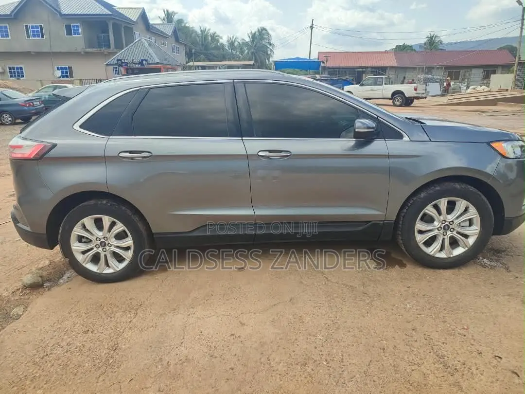Ford Edge Titanium 2022 Gray