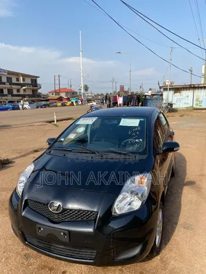 Toyota Vitz 1.3 AWD 3dr 2010 Black