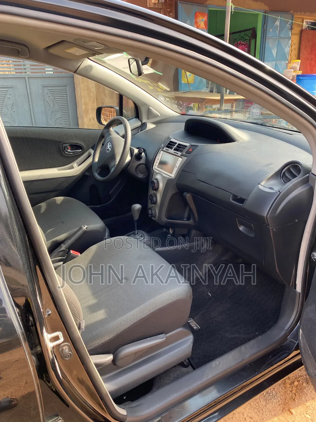 Toyota Vitz 1.3 AWD 3dr 2010 Black