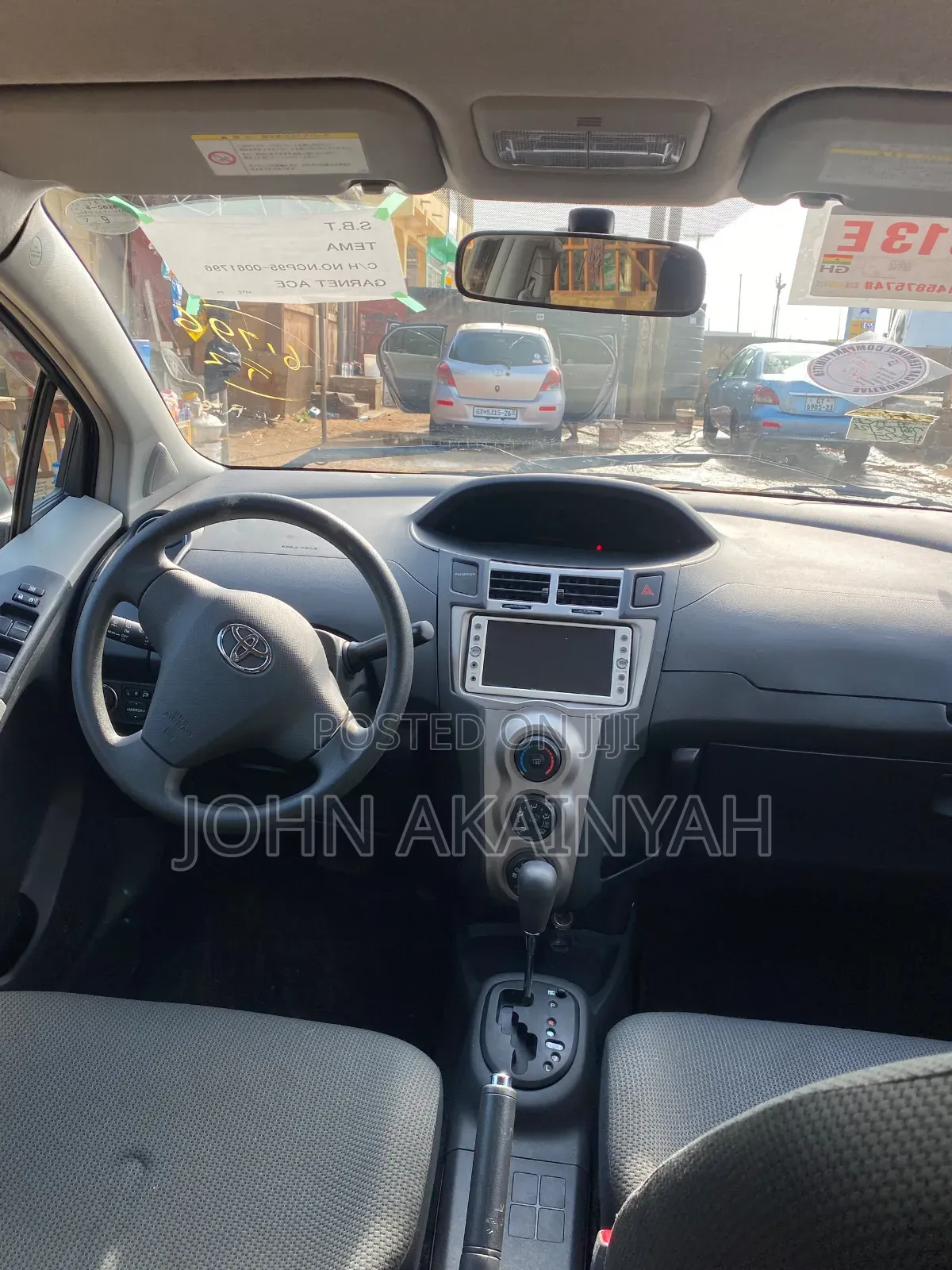 Toyota Vitz 1.3 AWD 3dr 2010 Black