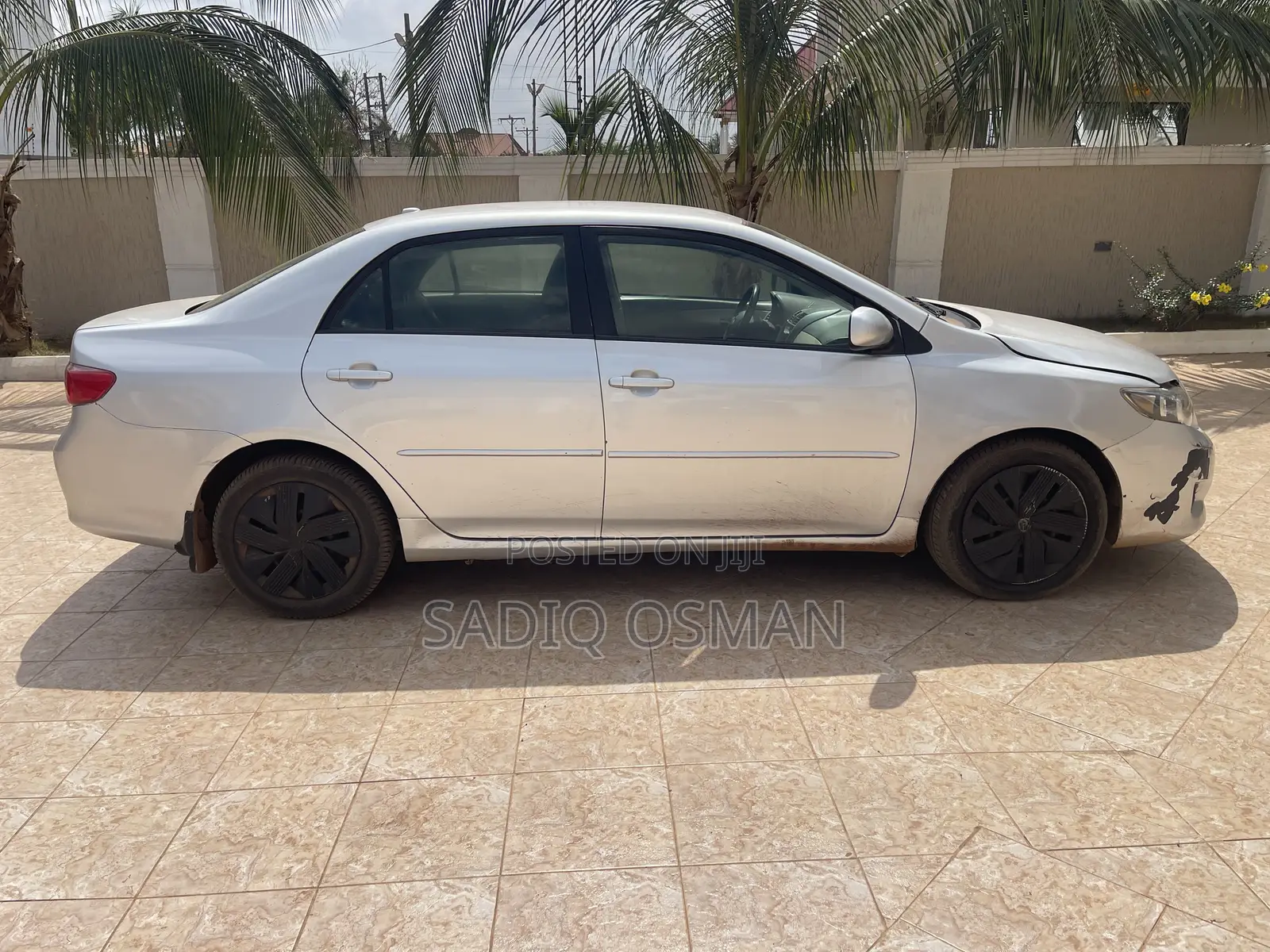 Toyota Corolla LE 4dr Sedan (1.8L 4cyl 4A) 2010 Silver