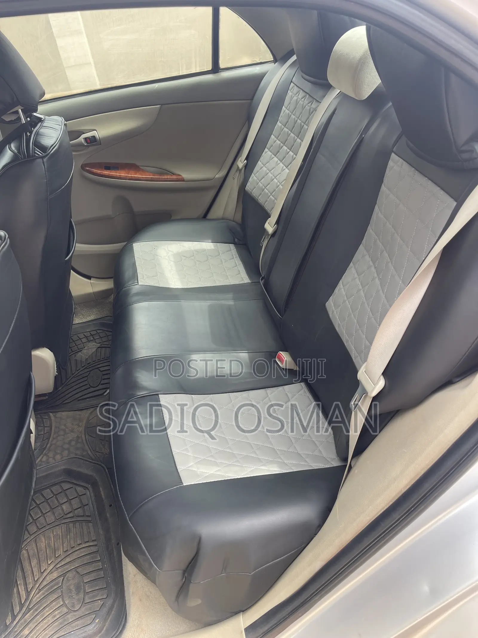 Toyota Corolla LE 4dr Sedan (1.8L 4cyl 4A) 2010 Silver