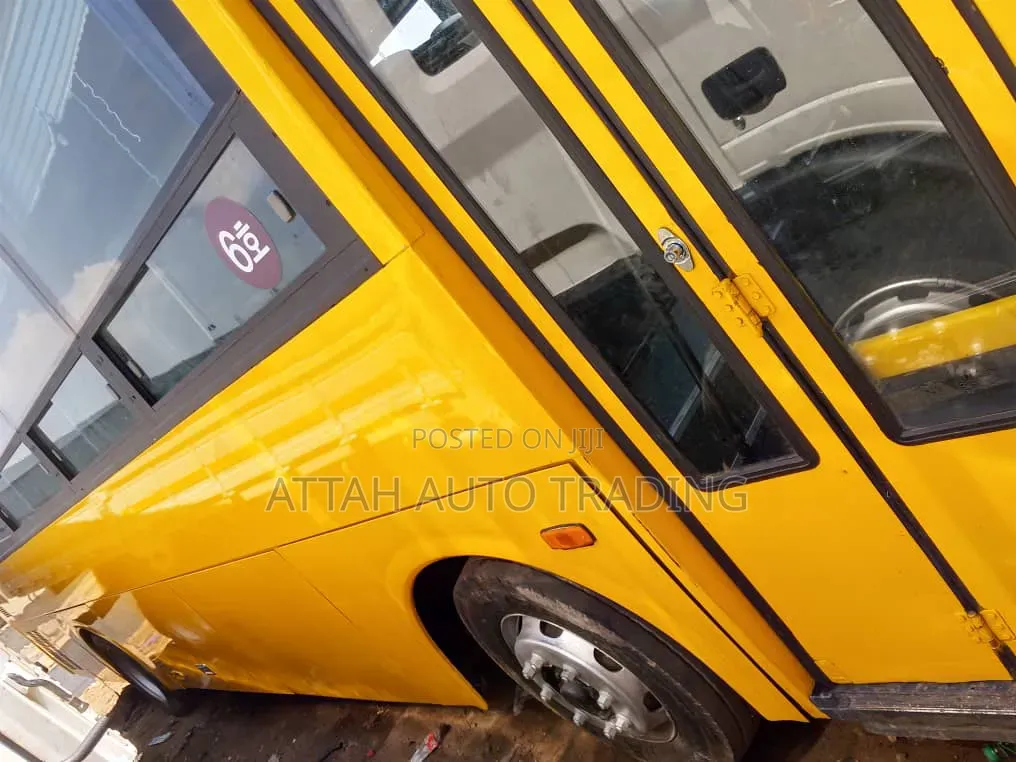 Hyundai Aero Town 2014 Yellow