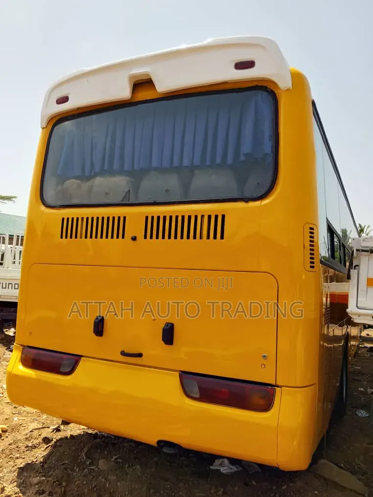 Hyundai Aero Town 2014 Yellow