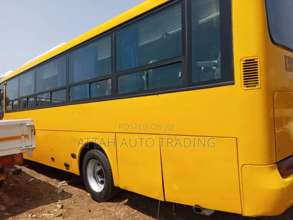 Hyundai Aero Town 2014 Yellow