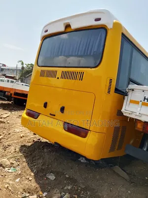 Hyundai Aero Town 2014 Yellow