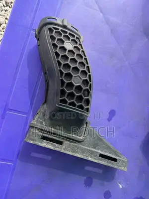 Mercedes-Benz Left Air Intake Duct / Hose