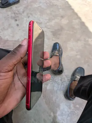 Apple iPhone XR 64 GB Red