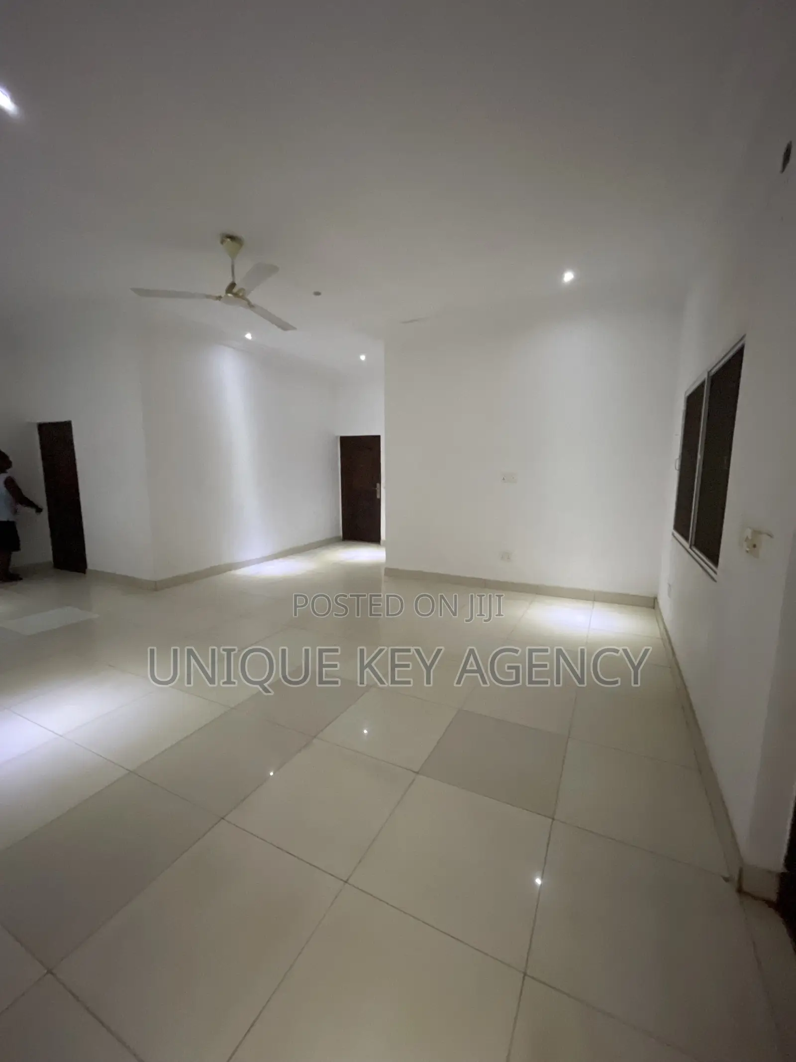 2bdrm Apartment in Unique Key Agency, Airport Residential Area for rent