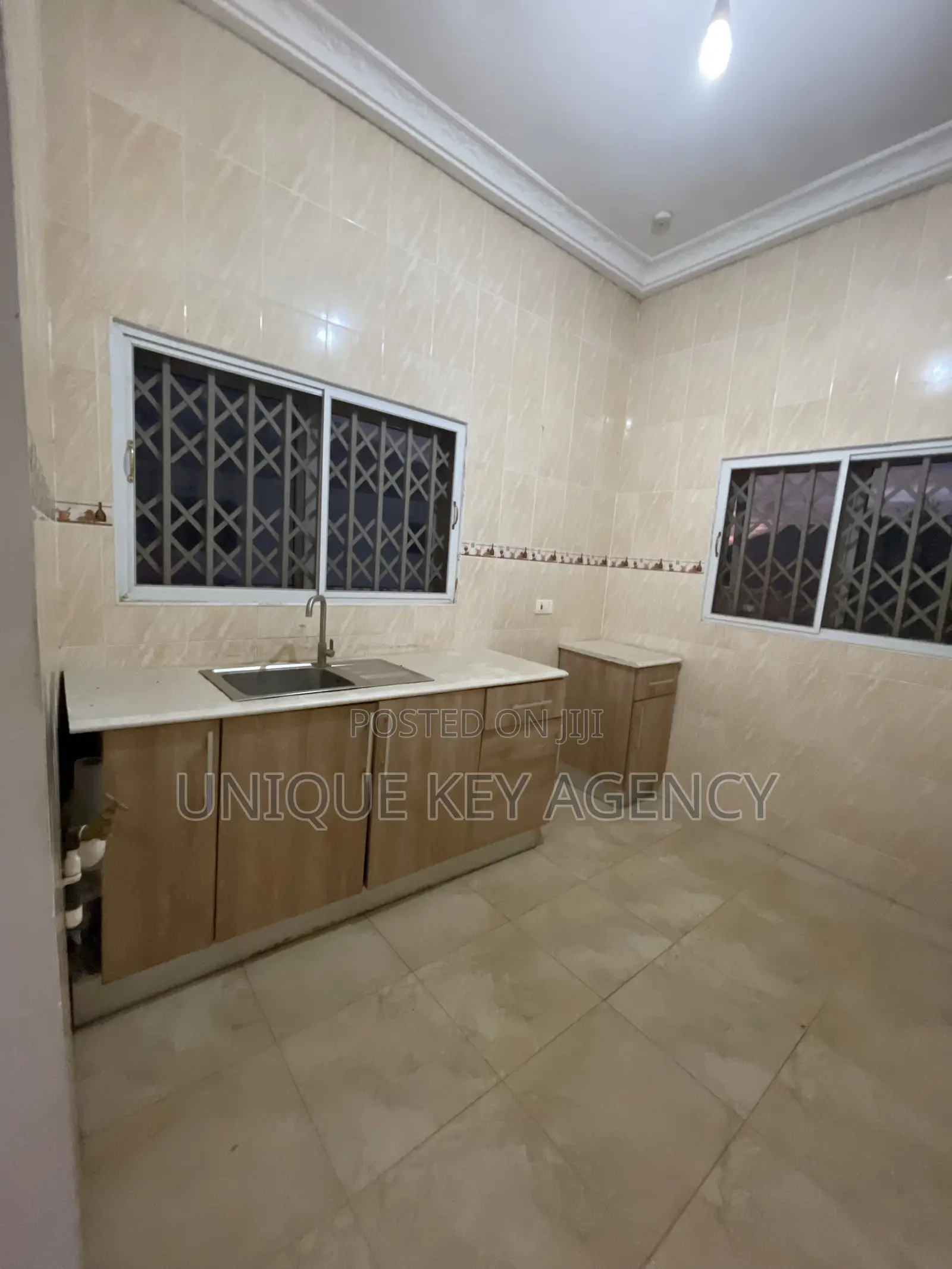 2bdrm Apartment in Unique Key Agency, Airport Residential Area for rent
