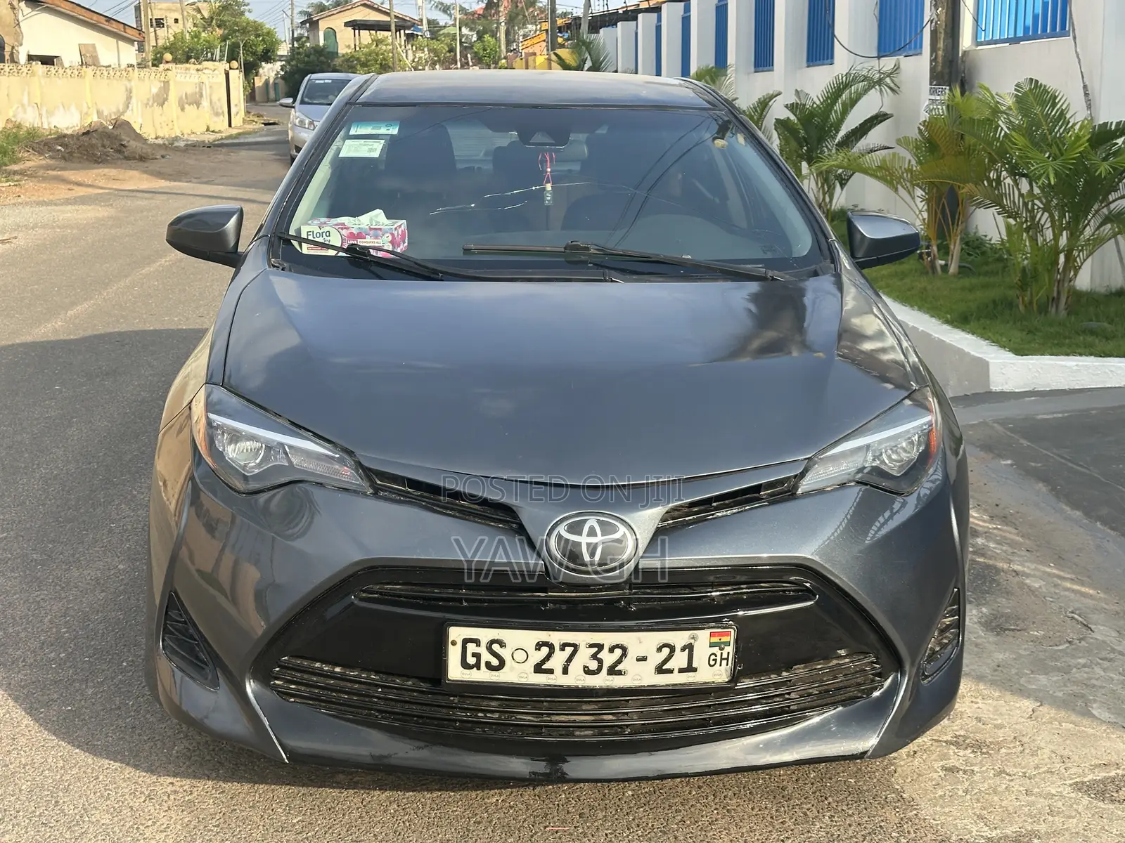 Toyota Corolla LE ECO 4dr Sedan (1.8L 4cyl CVT) 2017 Gray