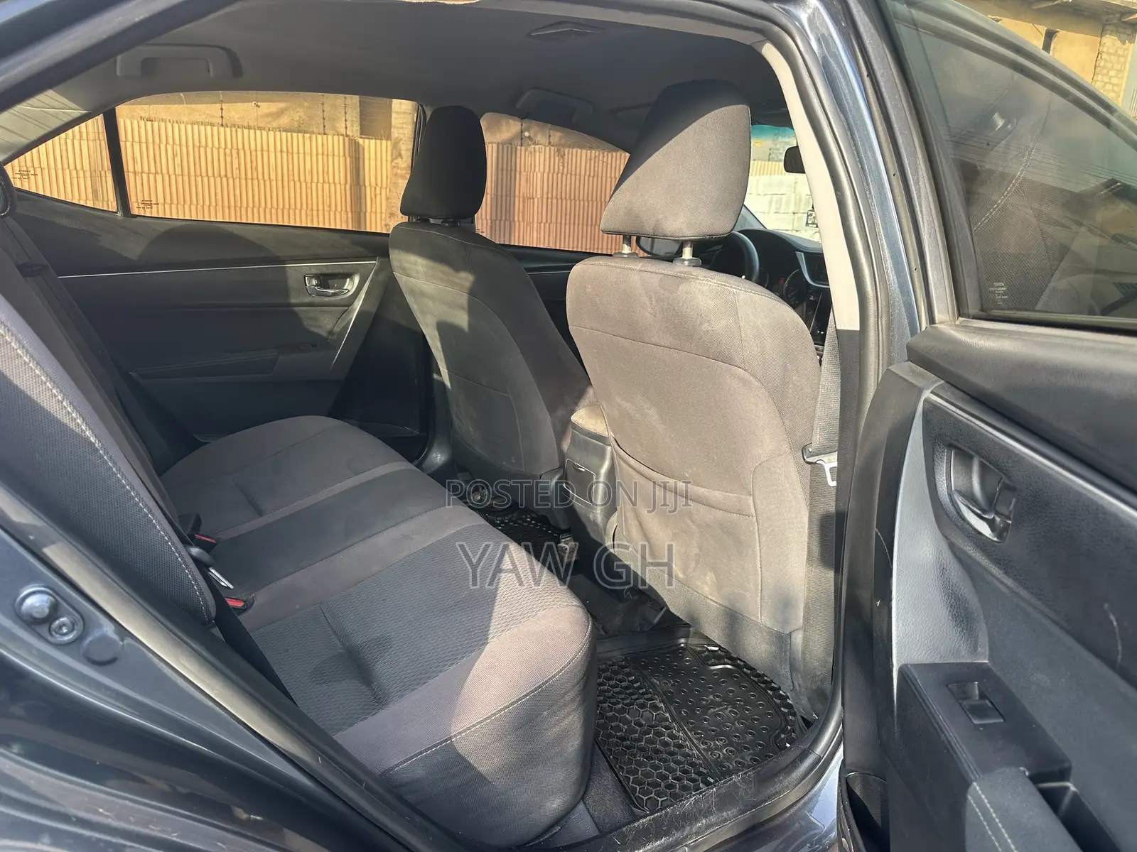 Toyota Corolla LE ECO 4dr Sedan (1.8L 4cyl CVT) 2017 Gray