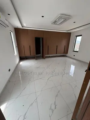 4bdrm Duplex in East Legon for sale