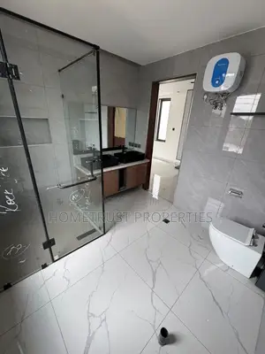 4bdrm Duplex in East Legon for sale