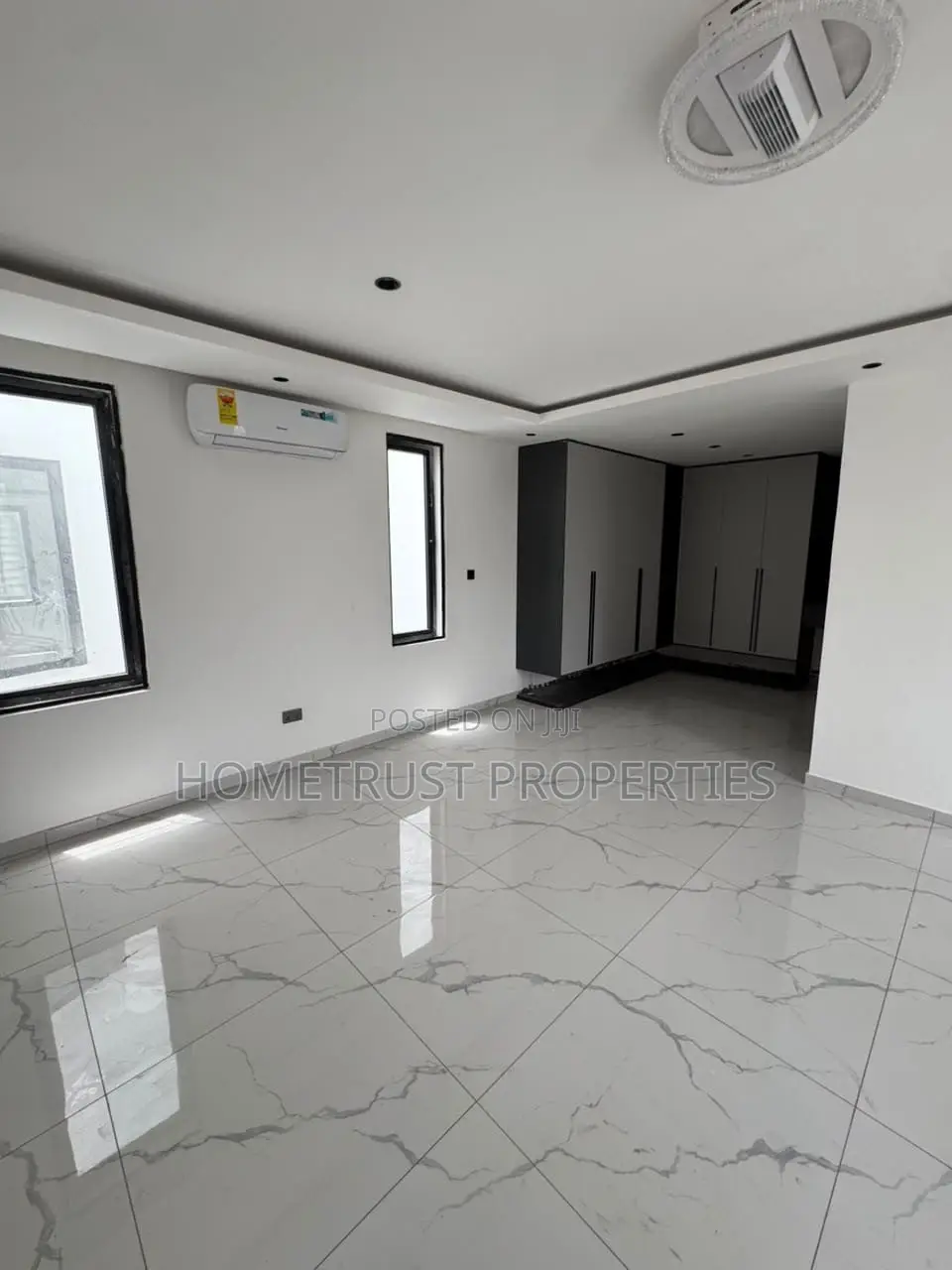 4bdrm Duplex in East Legon for sale