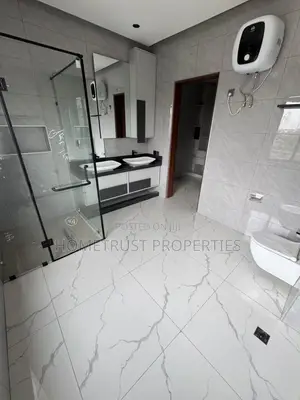 4bdrm Duplex in East Legon for sale