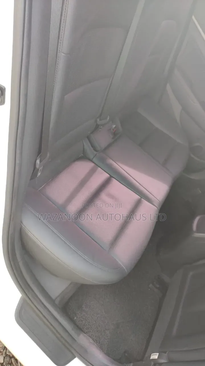 Hyundai Avante 2018 White