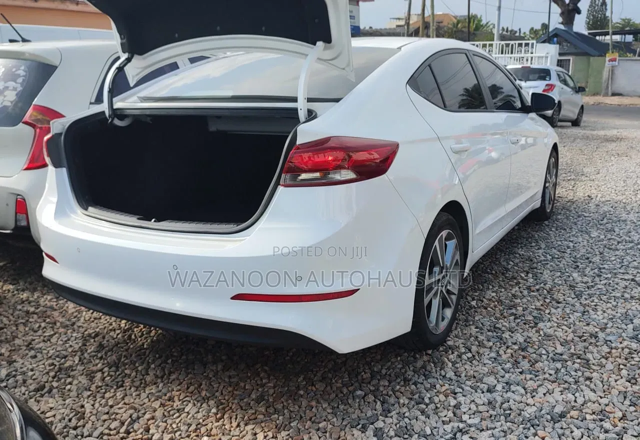 Hyundai Avante 2018 White