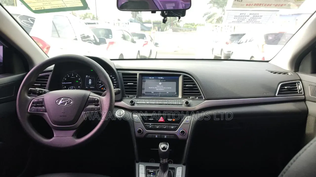 Hyundai Avante 2018 White