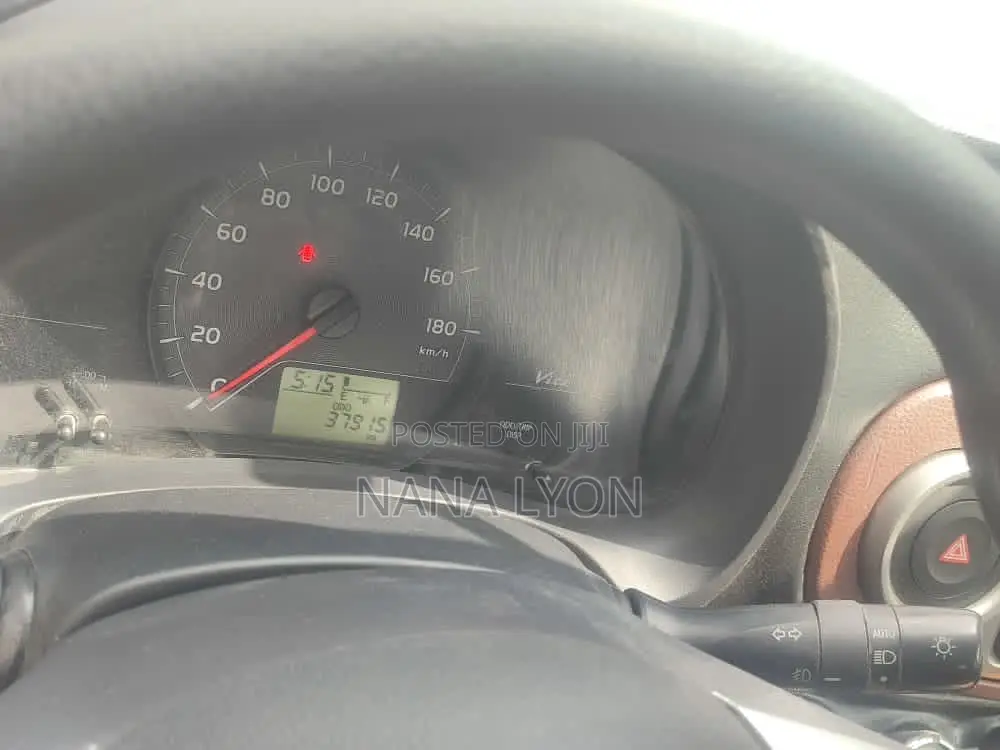 Toyota Vitz 1.3 FWD 5dr 2012 Blue