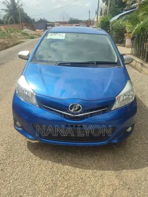 Toyota Vitz 1.3 FWD 5dr 2012 Blue