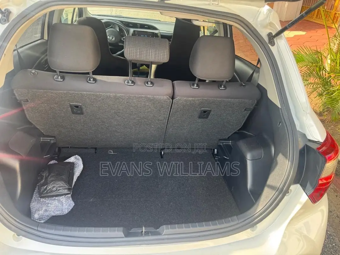 Toyota Vitz 1.3 FWD 5dr 2017 White