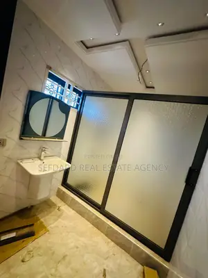 4bdrm House in Sefdard Properties, Amasaman for sale
