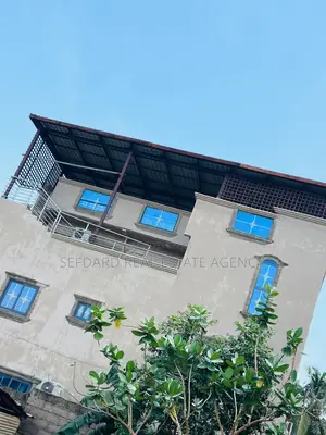 4bdrm House in Sefdard Properties, Amasaman for sale