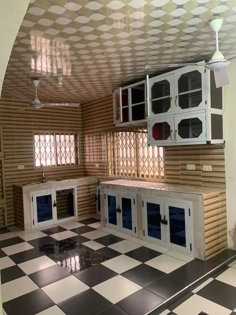 4bdrm House in Sefdard Properties, Ofankor for rent