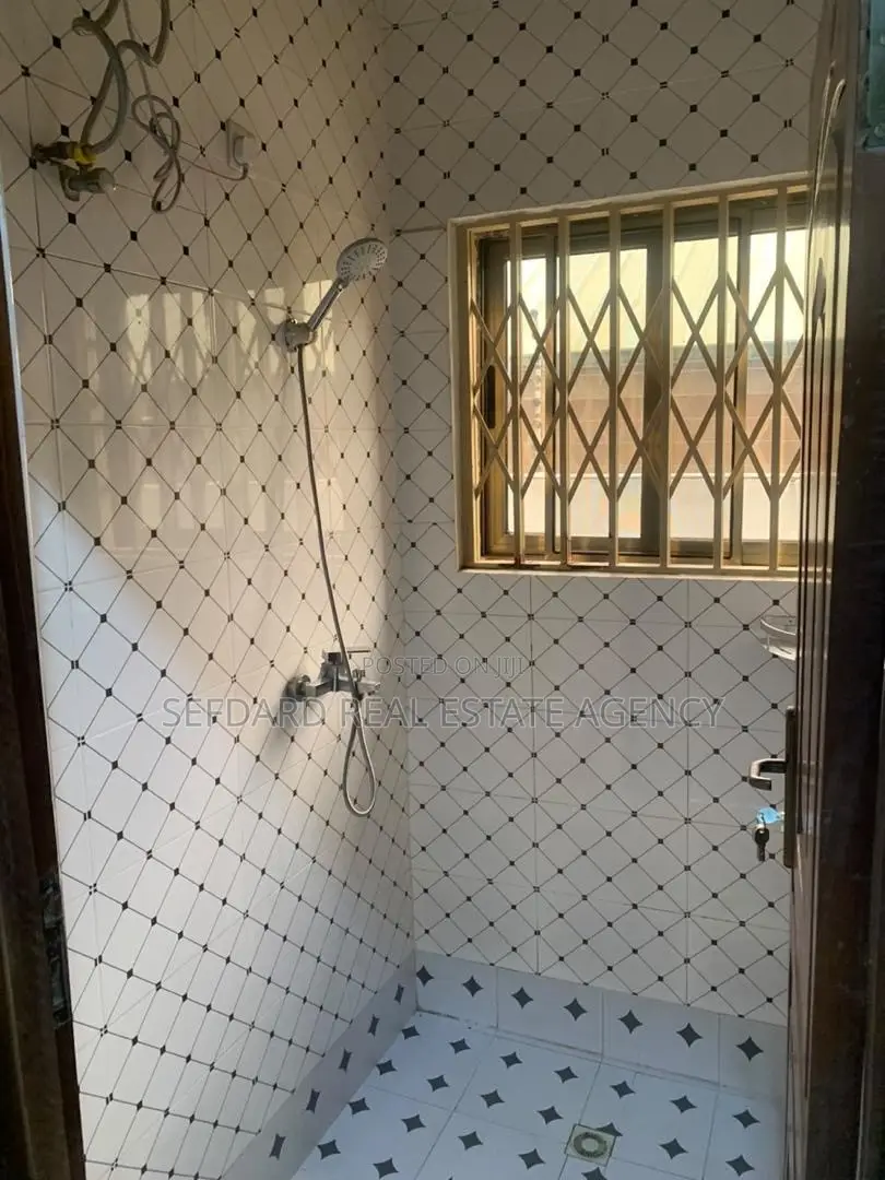 4bdrm House in Sefdard Properties, Ofankor for rent