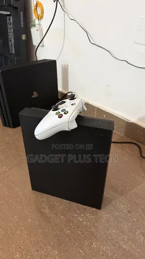 Xbox One X 1TB Storage 1 Xbox One X Pad