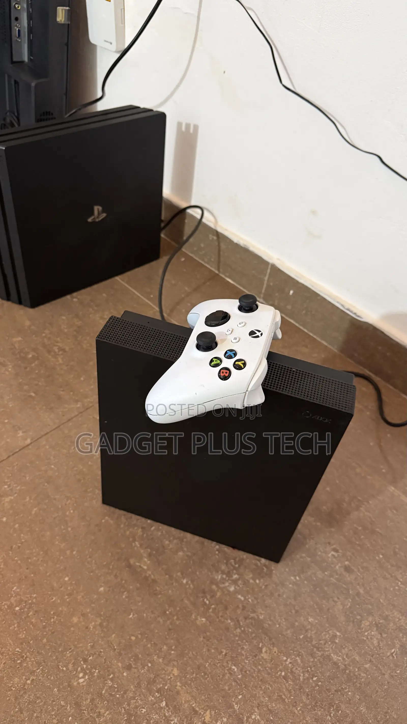 Xbox One X 1TB Storage 1 Xbox One X Pad