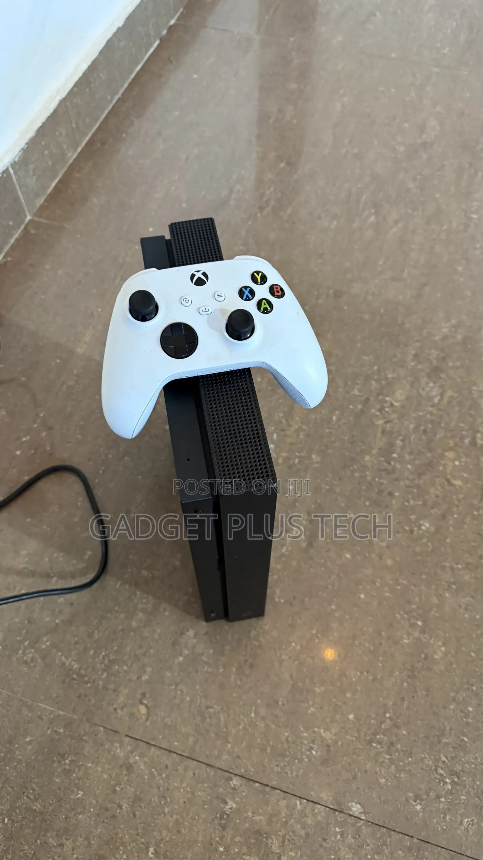 Xbox One X 1TB Storage 1 Xbox One X Pad