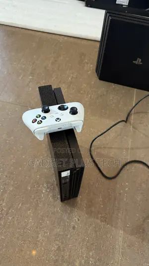 Xbox One X 1TB Storage 1 Xbox One X Pad