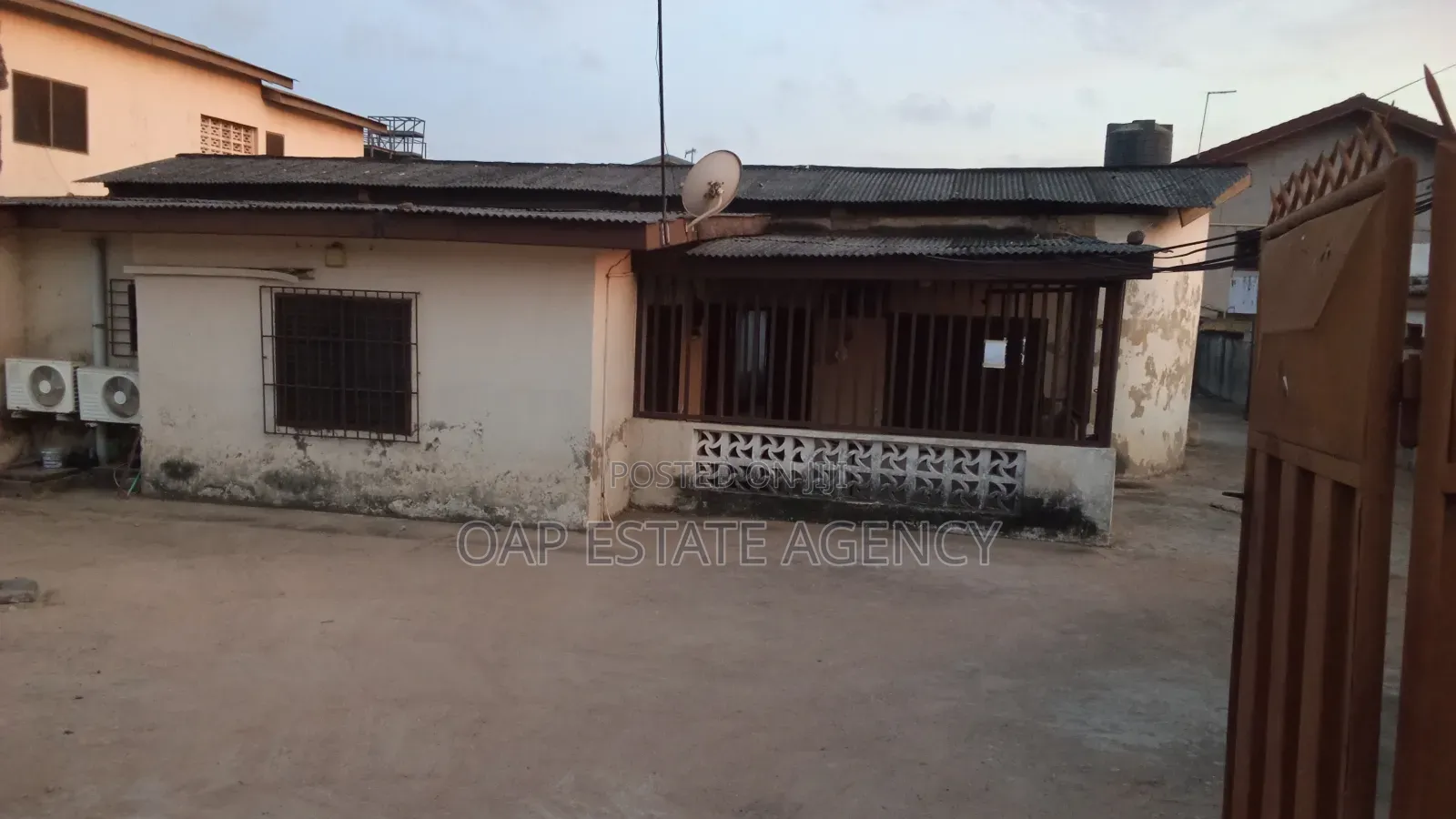 8bdrm House in Sakaman for sale