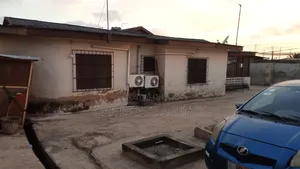 8bdrm House in Sakaman for sale