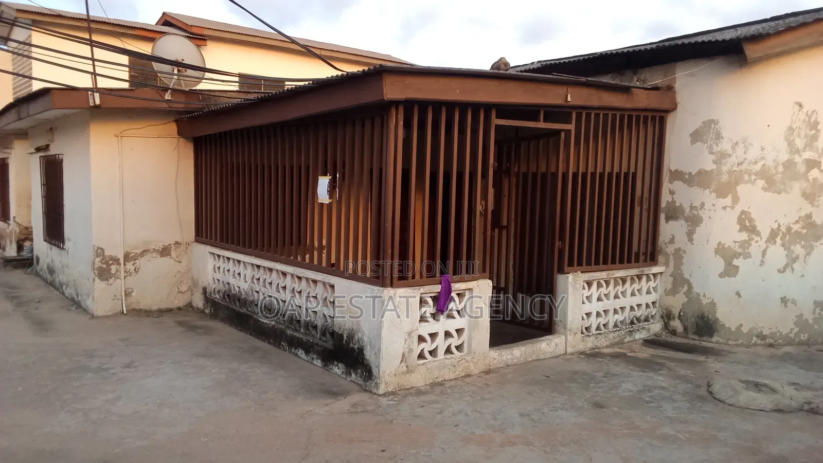 8bdrm House in Sakaman for sale
