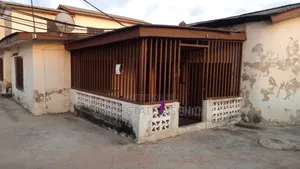 8bdrm House in Sakaman for sale